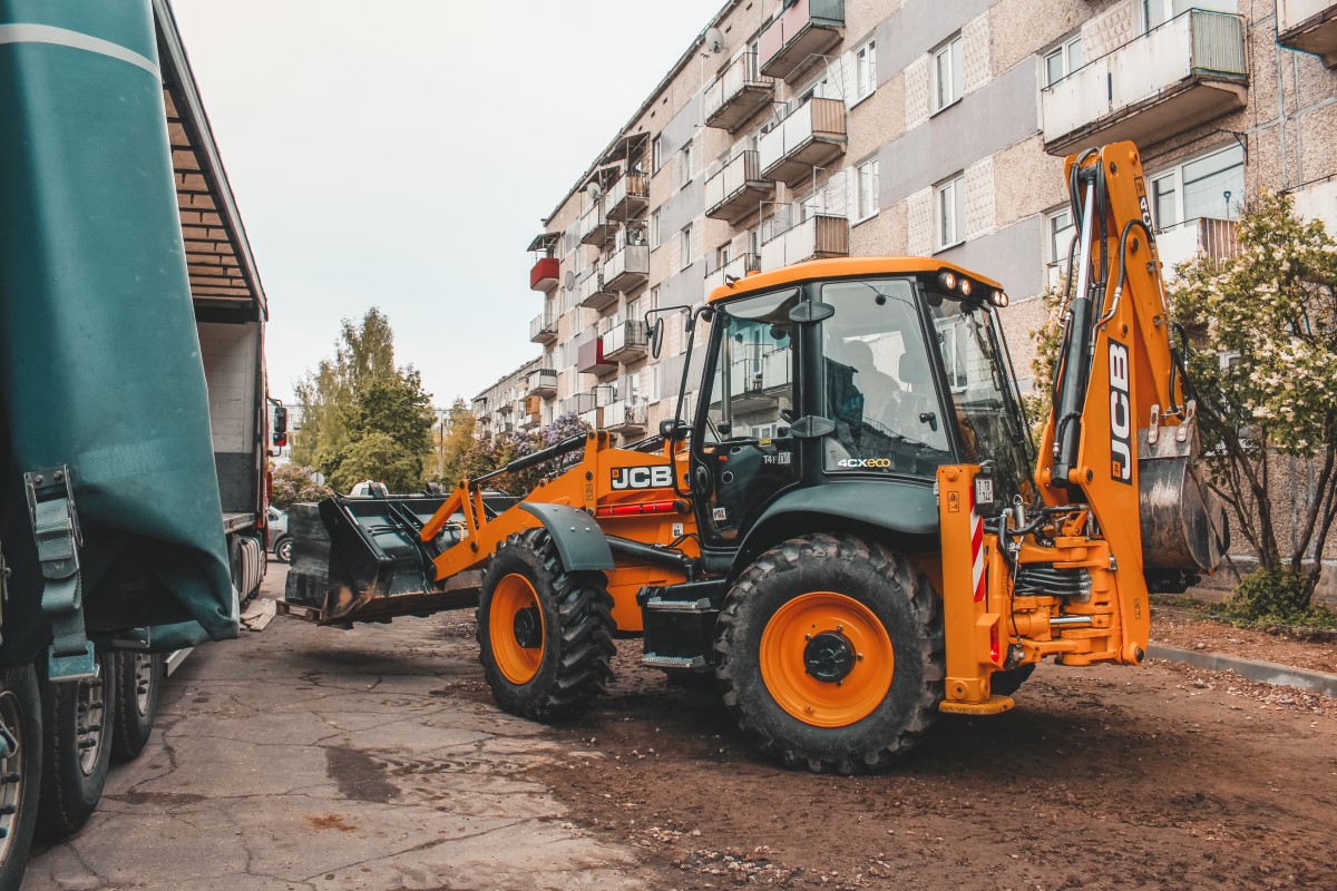 JCB 4CX